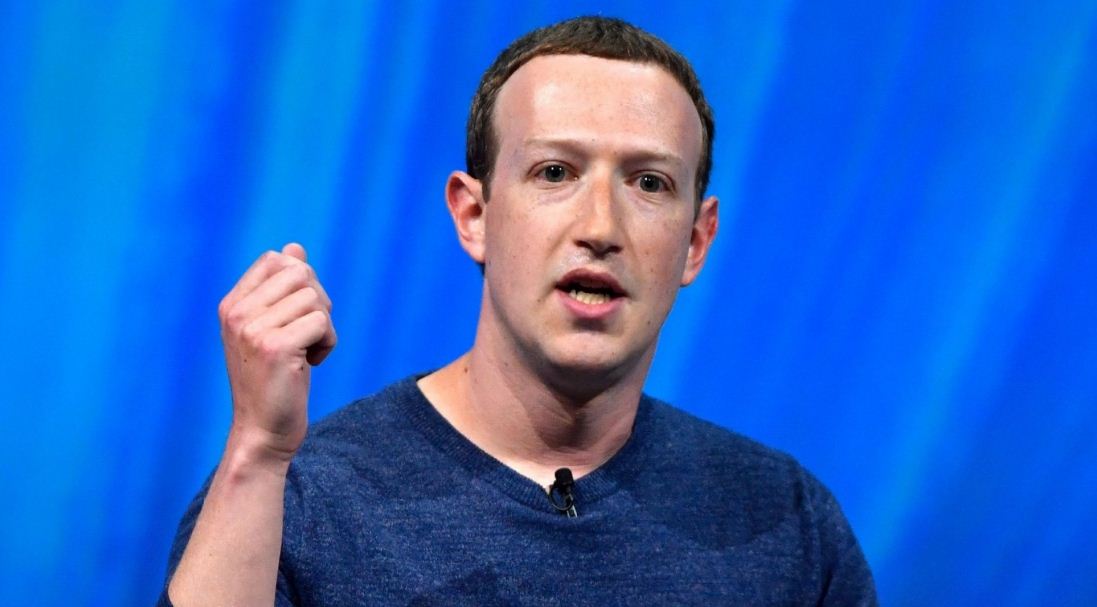 जुकरबर्गले मागे माफी